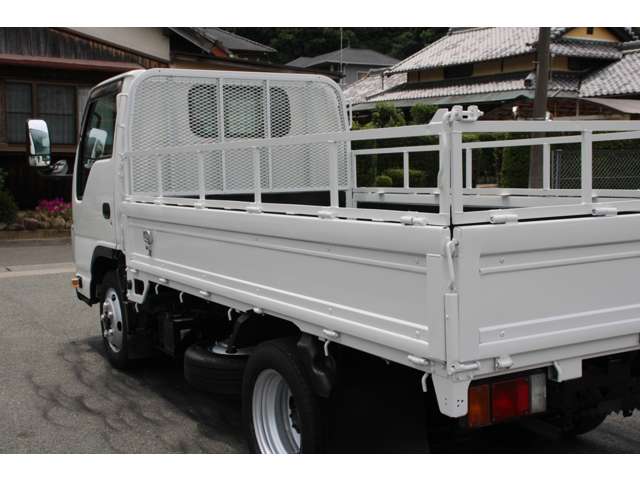 Isuzu Elf 9