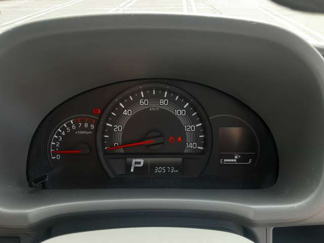 Nissan NV100 Clipper 11