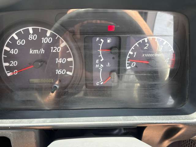 Isuzu Elf 2
