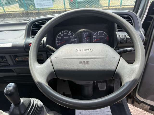 Isuzu Elf 3