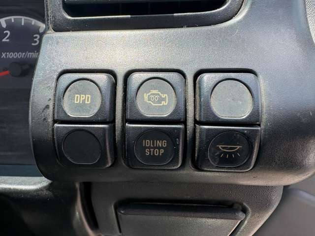 Isuzu Elf 4