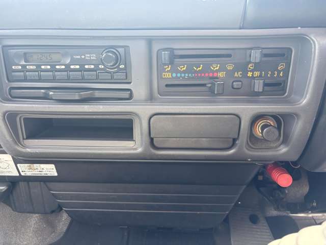 Isuzu Elf 8