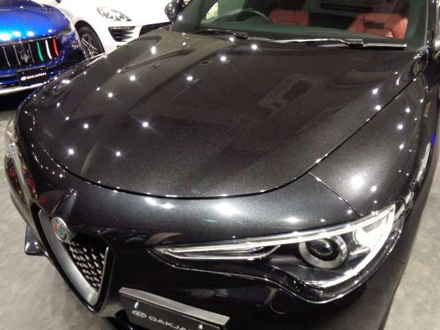 Alfa Romeo Stelvio 5