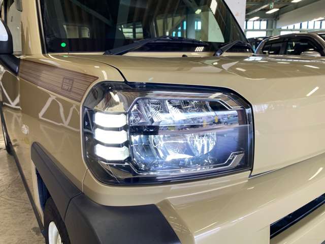 Daihatsu Taft 10