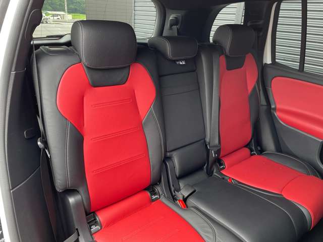 Mercedes-Benz GLB 11