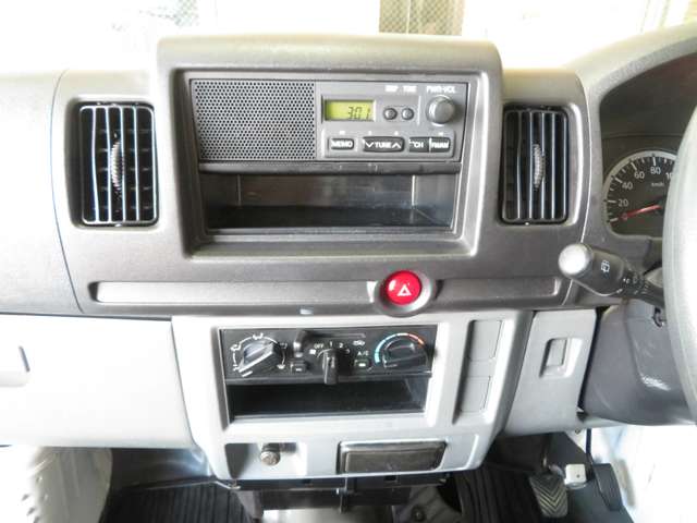 Nissan NV100 Clipper 12