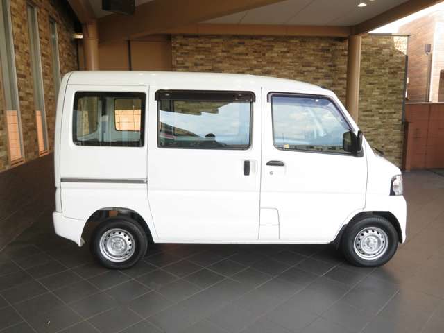 Nissan NV100 Clipper 4