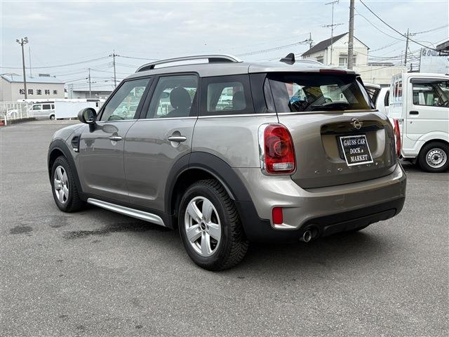 MINI Crossover 8
