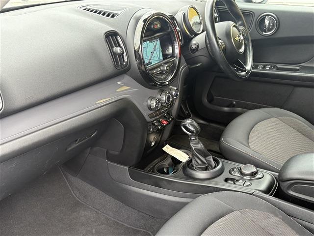 MINI Crossover 10