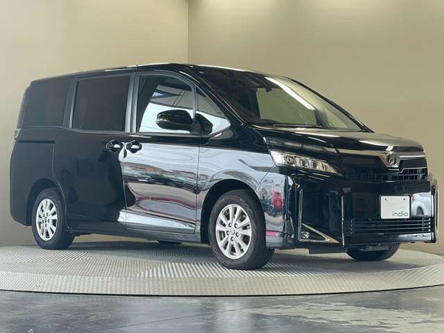 Toyota Voxy 9