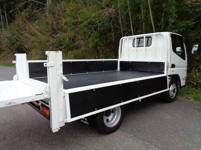 Mitsubishi Fuso Canter 9