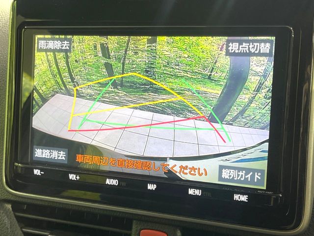 Toyota Voxy 4