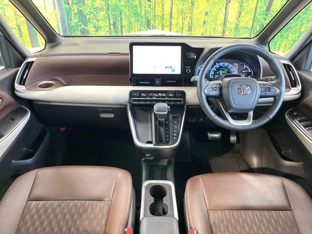 Toyota Noah 2