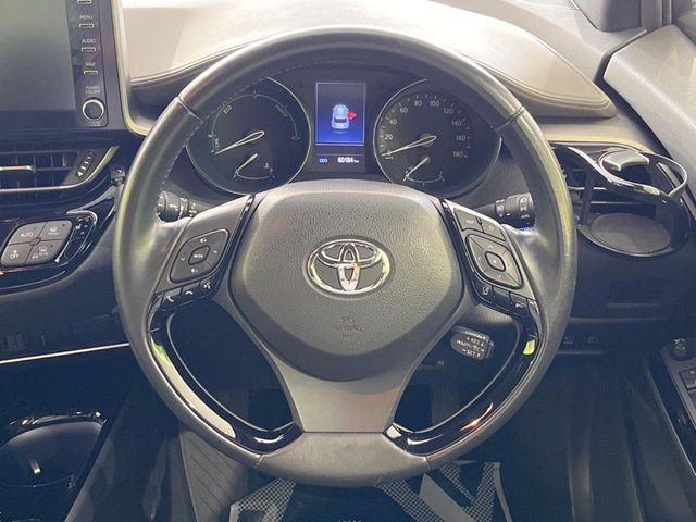 Toyota C-HR 11