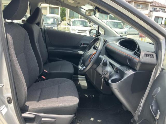 Toyota Sienta 2