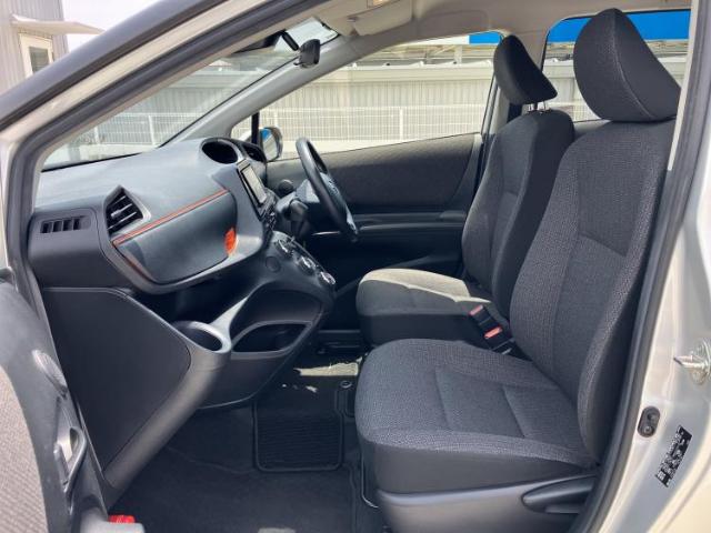 Toyota Sienta 9