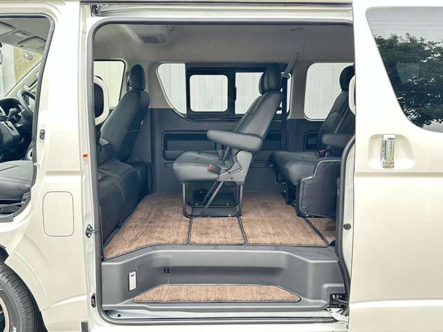 Toyota Hiace 12