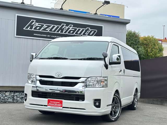 Toyota Hiace 4
