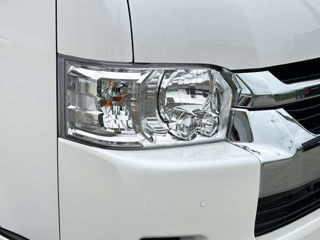 Toyota Hiace 9