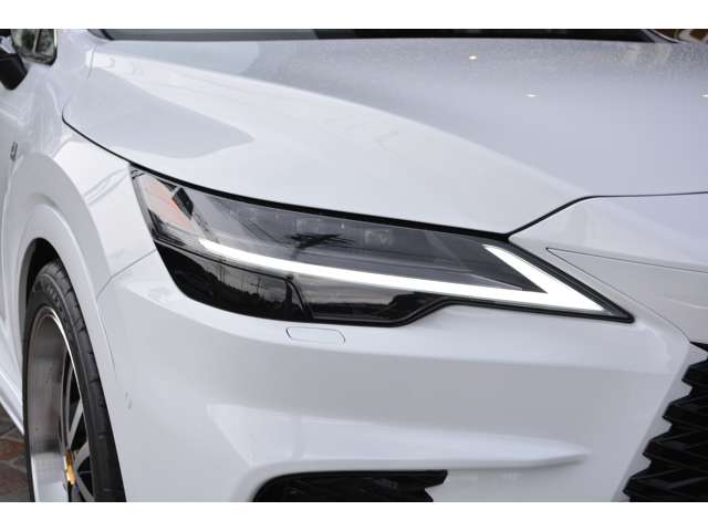 Lexus RX 9