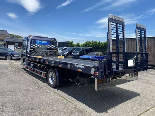 Mitsubishi Fuso Canter 9