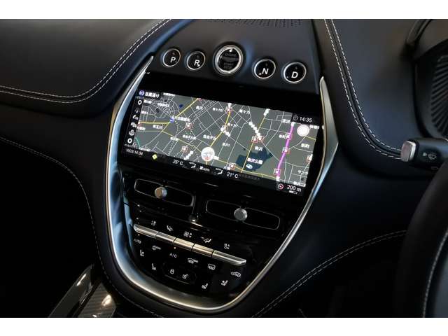Aston Martin DBX 12