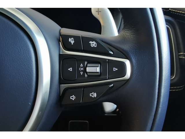 Aston Martin DBX 9
