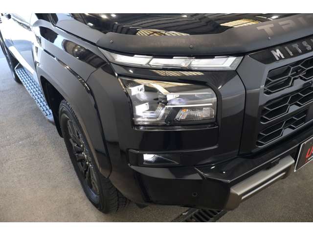 Mitsubishi Triton 12