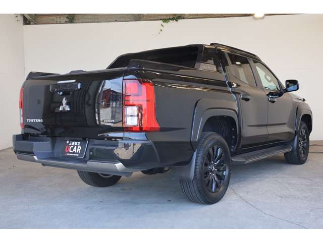 Mitsubishi Triton 4