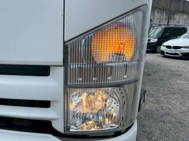 Isuzu Elf 11