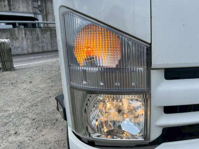 Isuzu Elf 10