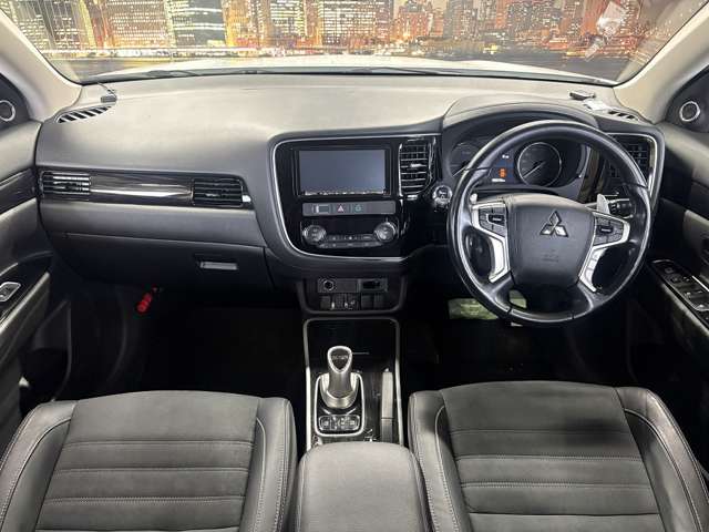 Mitsubishi Outlander PHEV 5