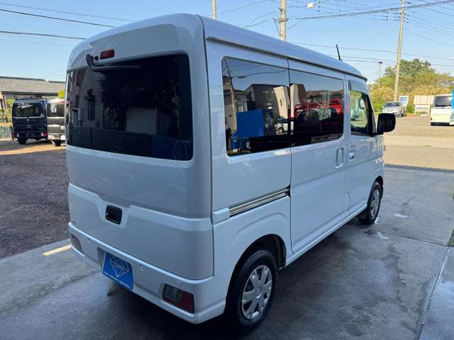 Daihatsu Hijet Cargo 11