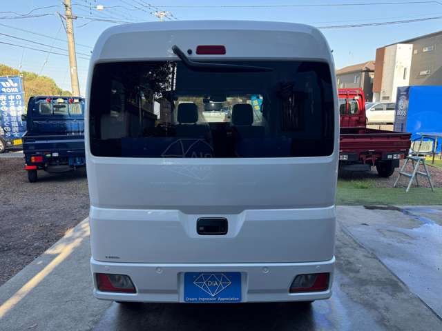 Daihatsu Hijet Cargo 12