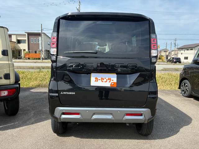 Mitsubishi Delica Mini 6