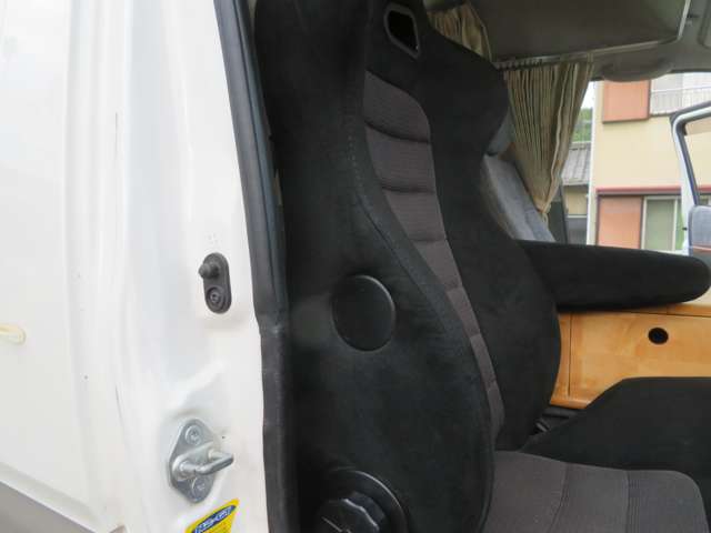 Toyota Regius Ace 11