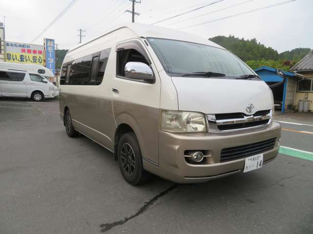 Toyota Regius Ace 2