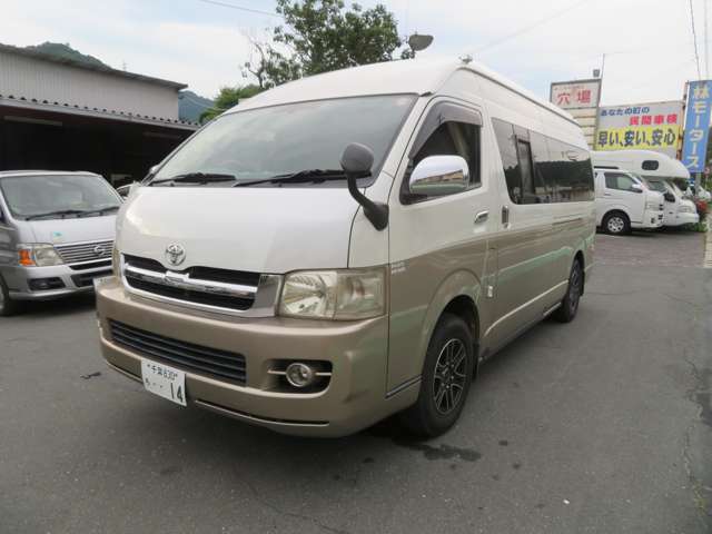 Toyota Regius Ace 6