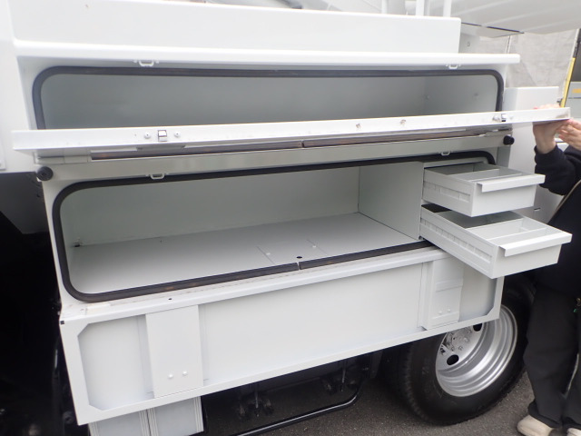 Isuzu Elf 5
