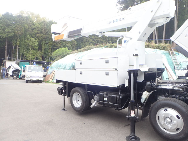 Isuzu Elf 10