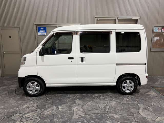 Daihatsu Hijet Cargo 11