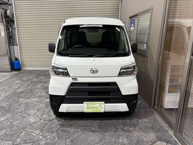 Daihatsu Hijet Cargo 6