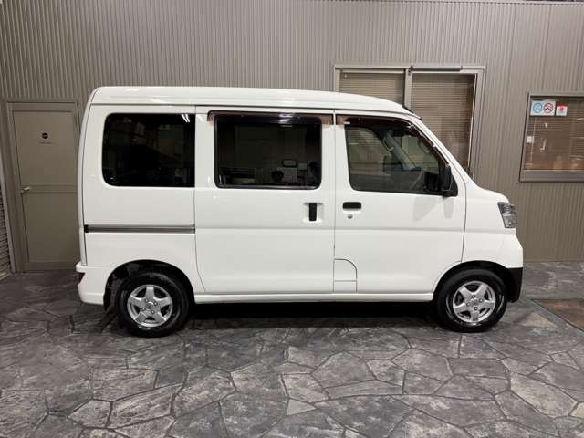 Daihatsu Hijet Cargo 10