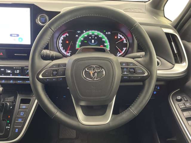 Toyota Voxy 13