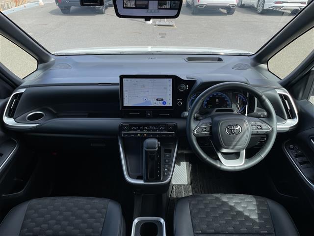 Toyota Voxy 5
