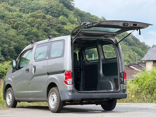 Nissan NV200 Vanette Van 5