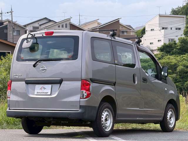 Nissan NV200 Vanette Van 6