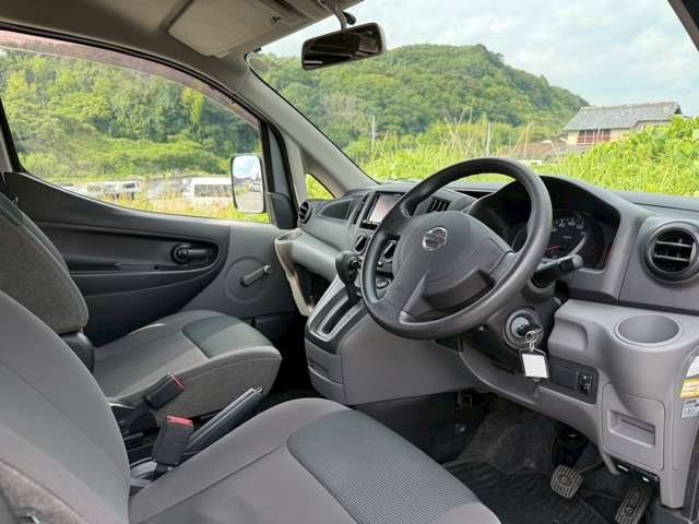 Nissan NV200 Vanette Van 7