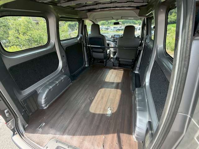 Nissan NV200 Vanette Van 9