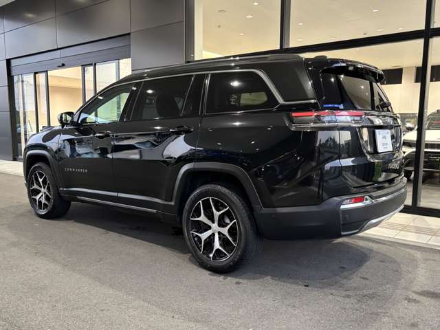 Jeep Commander 8